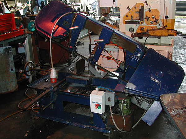 Startrite Meba SM250 Horizontal Bandsaw with quick release vice and coolant pump.